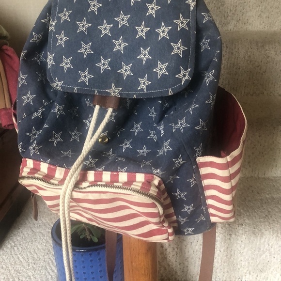 Quagga Red White & Blue American Flag Canvas Backpack - Picture 3 of 13